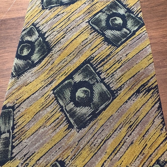Vintage Georgio Armani 100% silk tie - Picture 5 of 5
